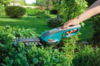 Stříhání živých plotů: akumulátorové nůžky na keře (GARDENA) Stříhání živých plotů: akumulátorové nůžky na keře (GARDENA)